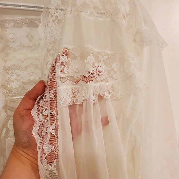 2 Piece Vintage Handmade Bright White Peignoir Set - Picture 8 of 8
